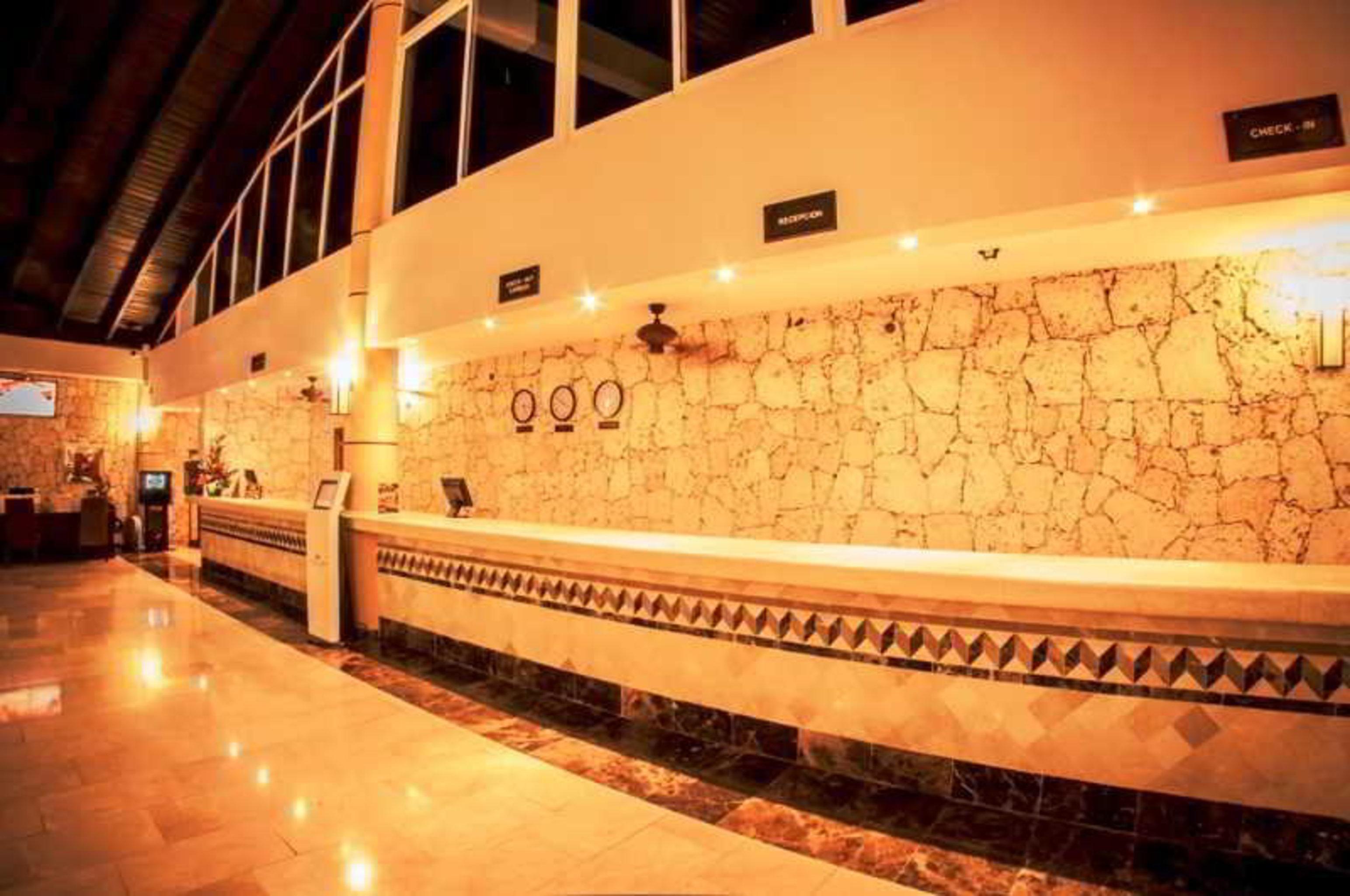 แกรนด์ พัลลาเดียม พาเลซ รีสอร์ต สปา - ออล อินคลูซีฟ Hotel ปุนตากานา ภายนอก รูปภาพ
